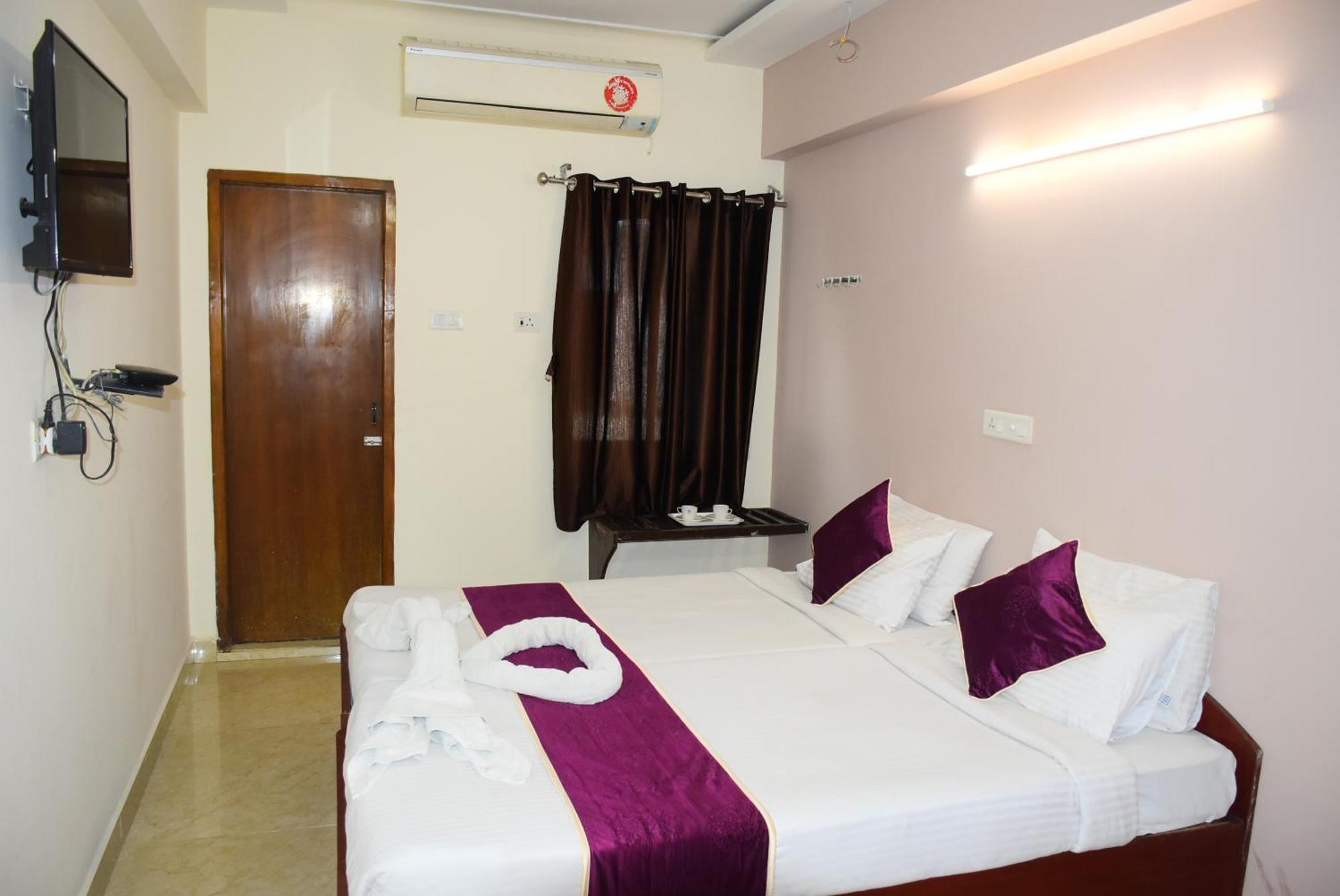 Naksha Tree Hotels Kishore Inn - Koyambedu Chennai Esterno foto