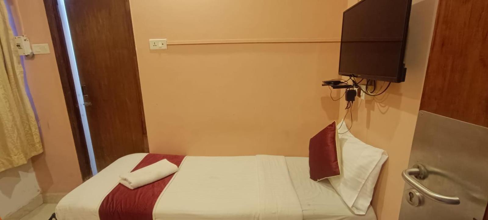 Naksha Tree Hotels Kishore Inn - Koyambedu Chennai Esterno foto
